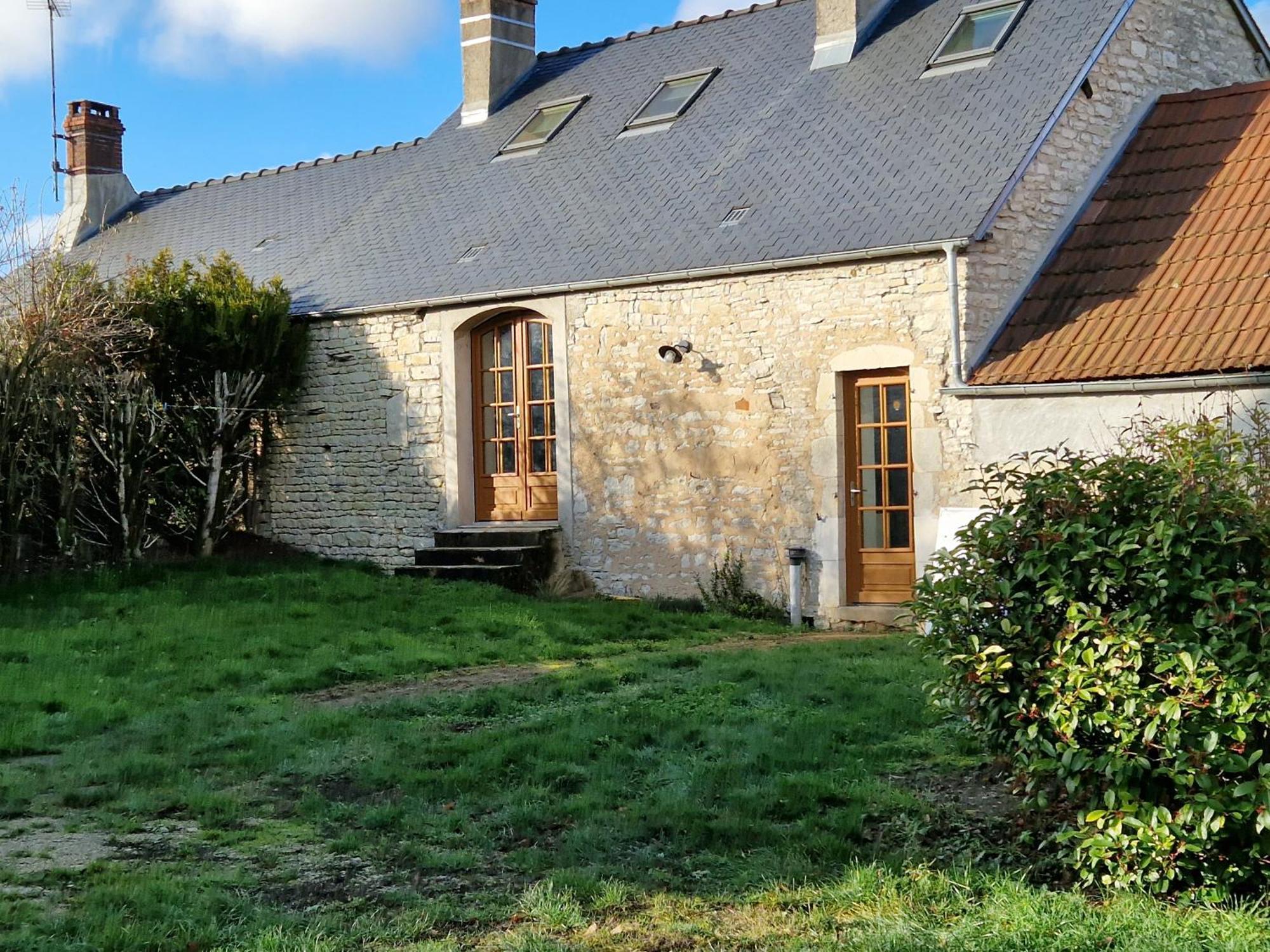 Gite Les Frenes Avec Pre Dans Joli Hameau Vermenton Luaran gambar